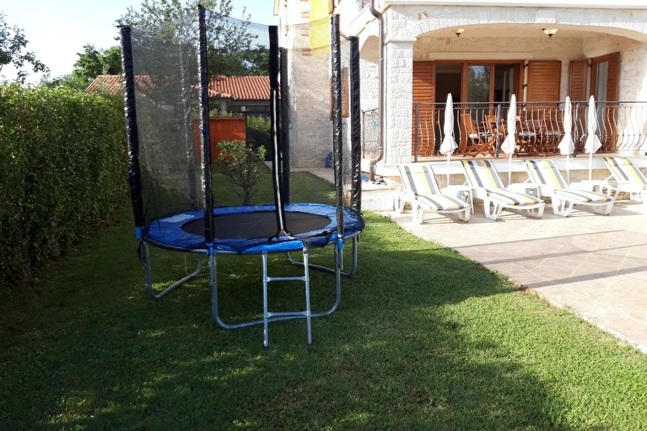 Villa Nevena In Buici Porec For Max 10 Persons 6Km From The Beach Chorwacja