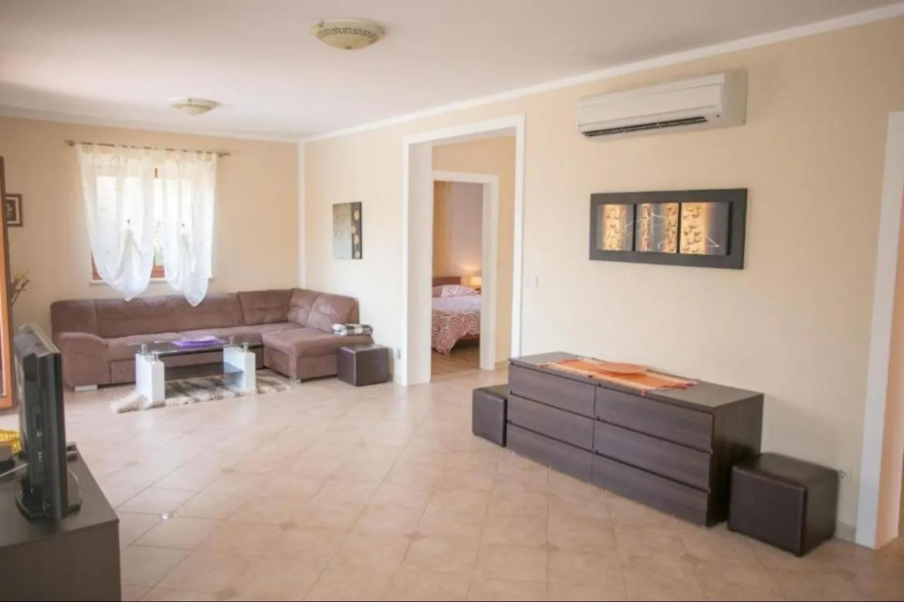 Villa Nevena In Buici Porec For Max 10 Persons 6Km From The Beach  Buici (Istria)