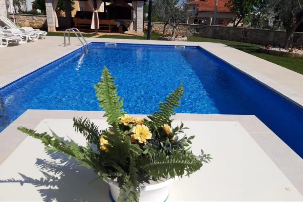 Villa Nevena In Buici Porec For Max 10 Persons 6Km From The Beach