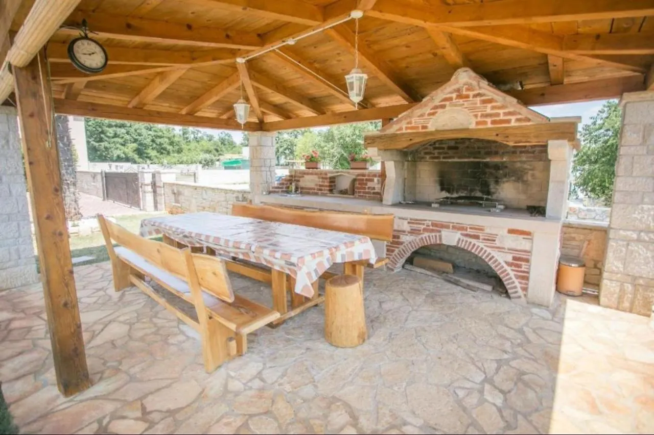 Villa Nevena In Buici Porec For Max 10 Persons 6Km From The Beach  Buici (Istria)