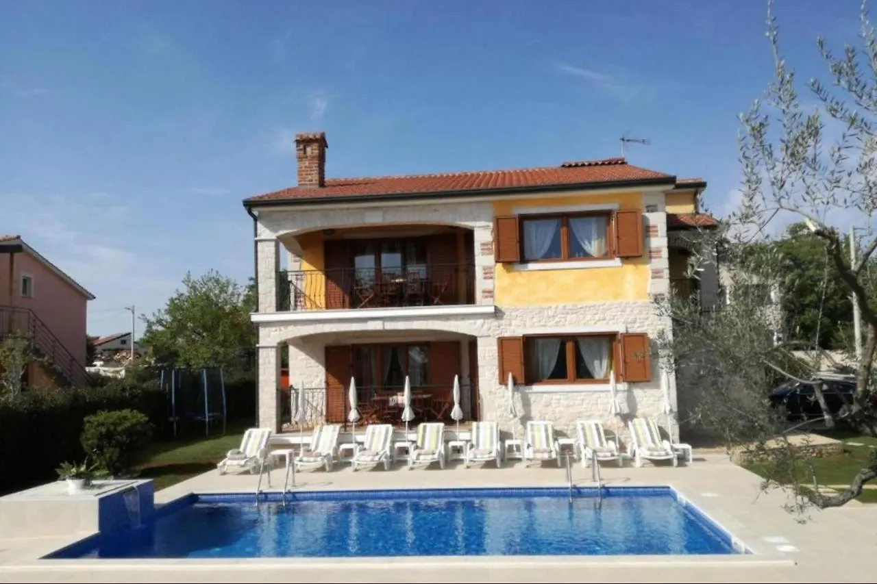 Villa Nevena In Buici Porec For Max 10 Persons 6Km From The Beach